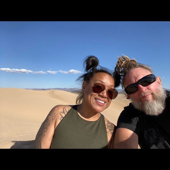 Hi! I’m @YourFaceHere ( shakes hand ) 👋🏽 - Picture 11 of 16